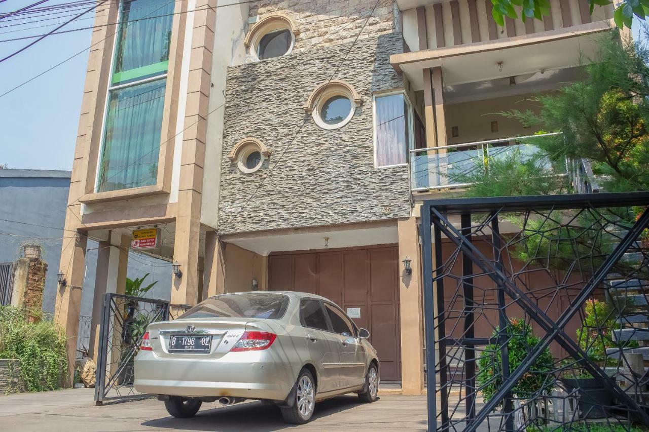 Reddoorz Syariah Near Pasar Modern Cikopo Hotel Karawang Exterior foto